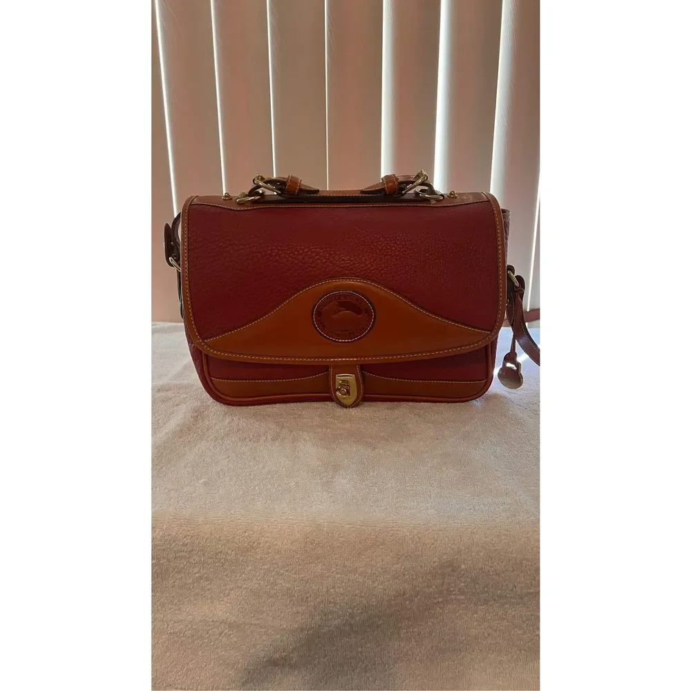 Vintage Dooney & Bourke Red leather Top Handle All Weather Crossbody 80's & 90's - Picture 2 of 10